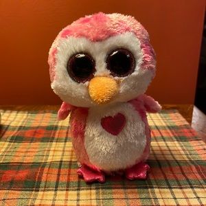 small sized heart/ valentines pink penguin beany boo